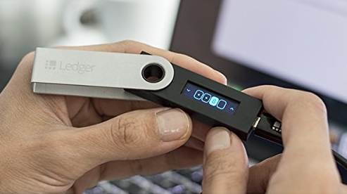 15-Year-old Finds Flaw in Ledger Crypto Wallet – Krebs on Security